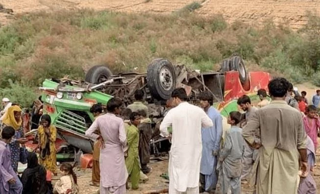 Three dead, over 30 hurt as speeding coach flips near Lasbella