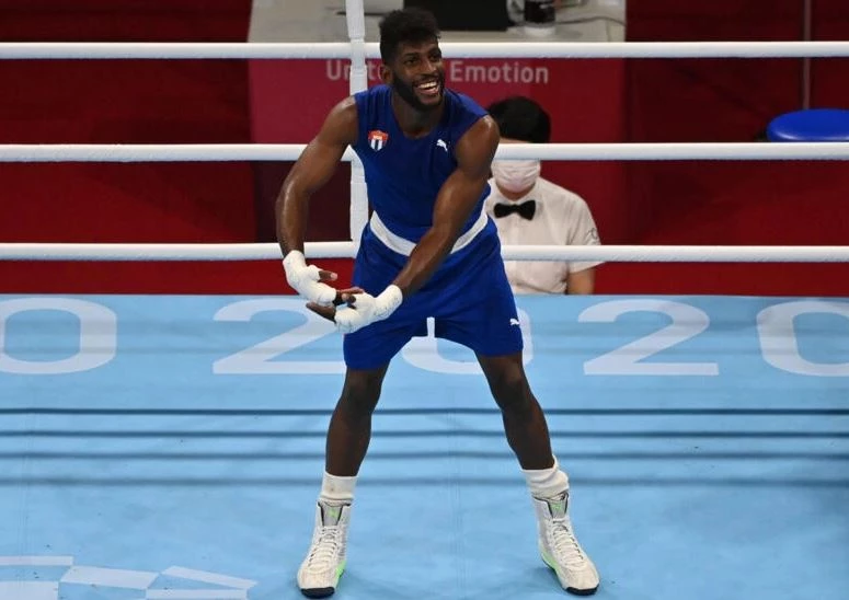 Olympic gold medallist Cruz wins pro boxing debut