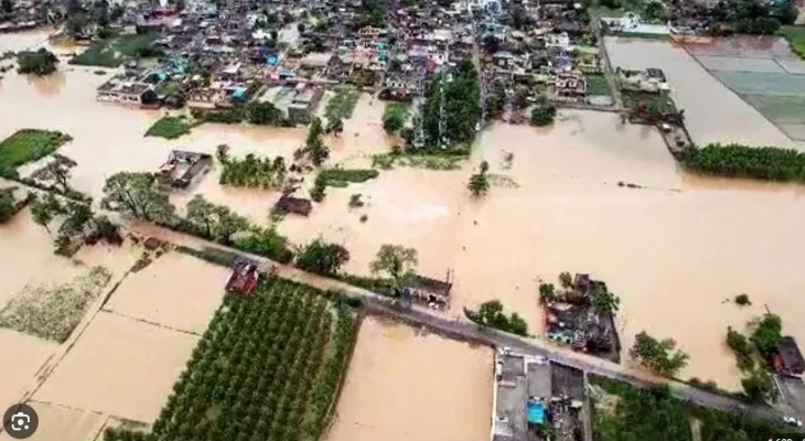 Flood washes away houses, crops in Kot Munawar as protective embankment breached in Arifwala