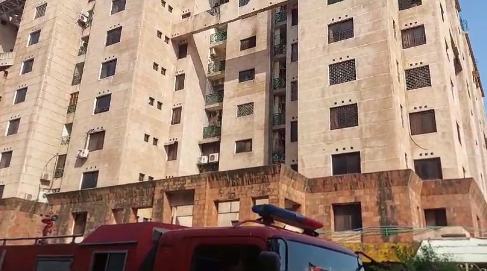 Fire breaks out in residential plaza in Islamabad's F-10 Markaz 