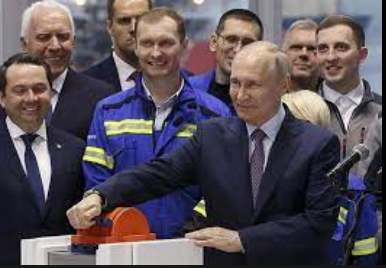 Putin launches major Arctic liquified natural gas project