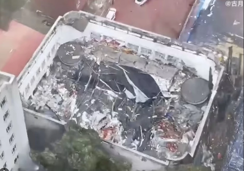 11 die after gym roof collapse in China