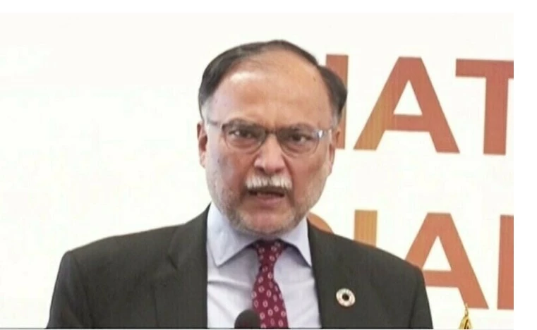 Ishaq Dar to be appointed as caretaker PM if there is consensus: Ahsan Iqbal