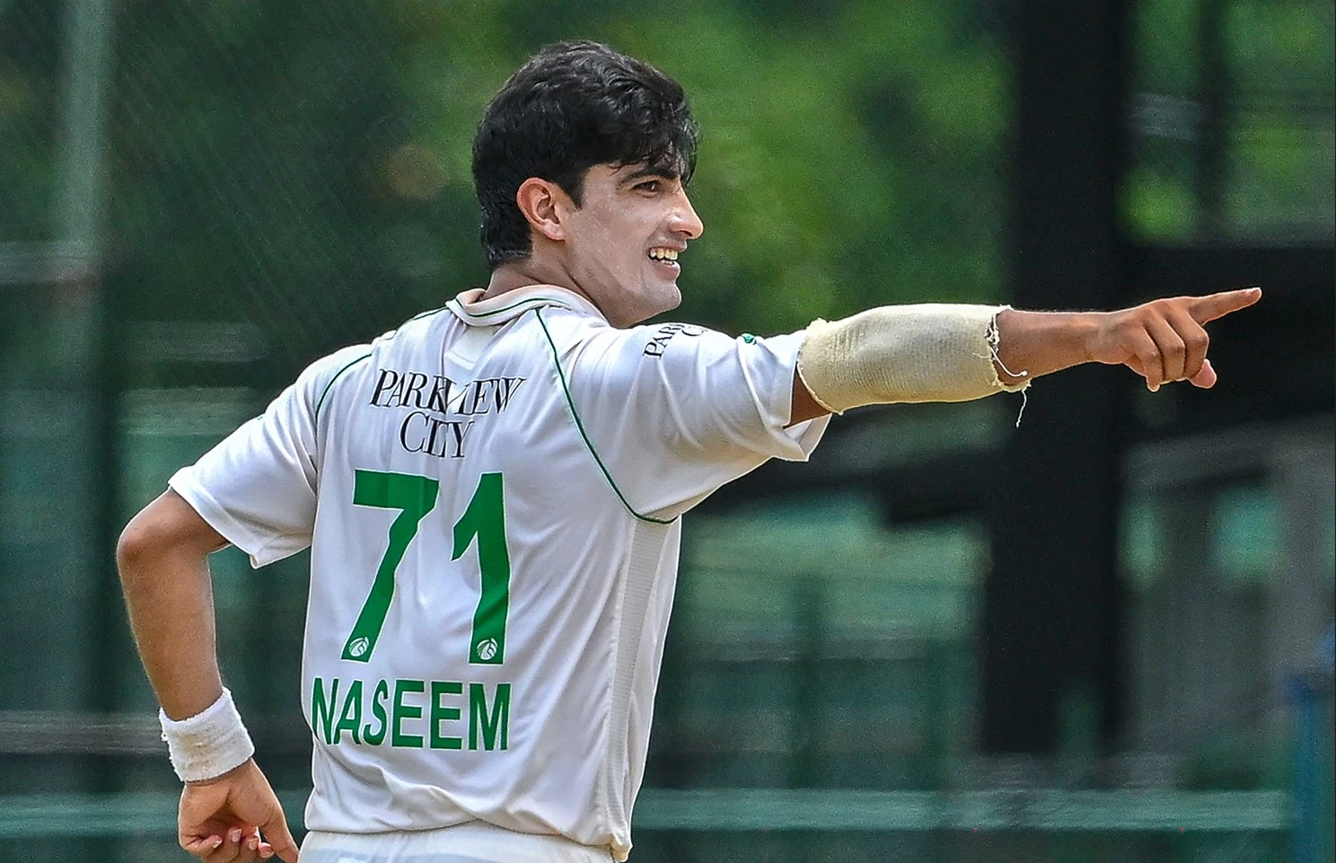 Shafique, Masood propel Pakistan after bowlers delight