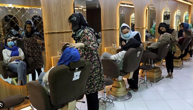 Thousands of Afghan salons to close as Taliban deadline bites