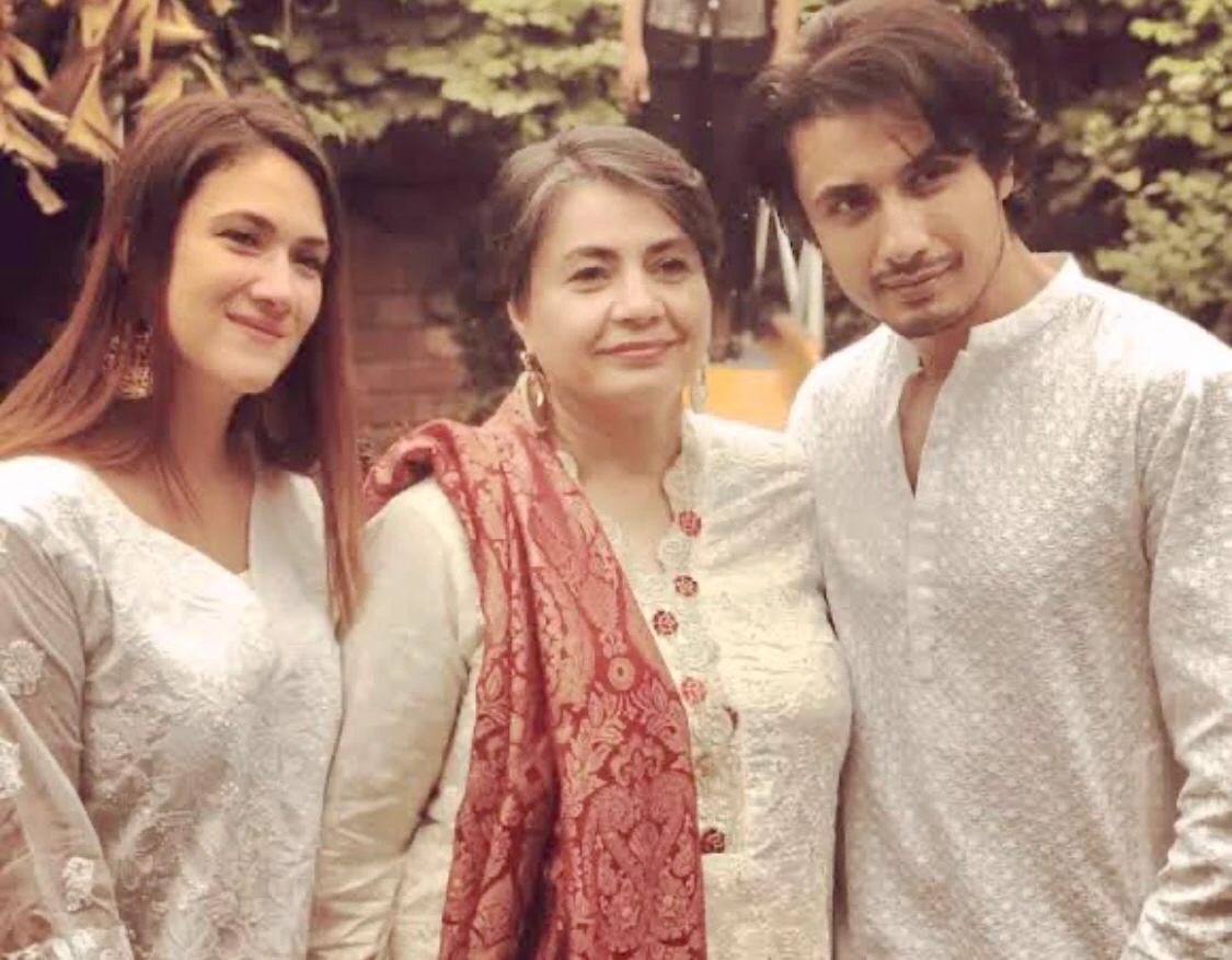 Ayesha Fazli's throwing fistful of snow on face of Ali Zafar's mother evokes INTENSE FURY