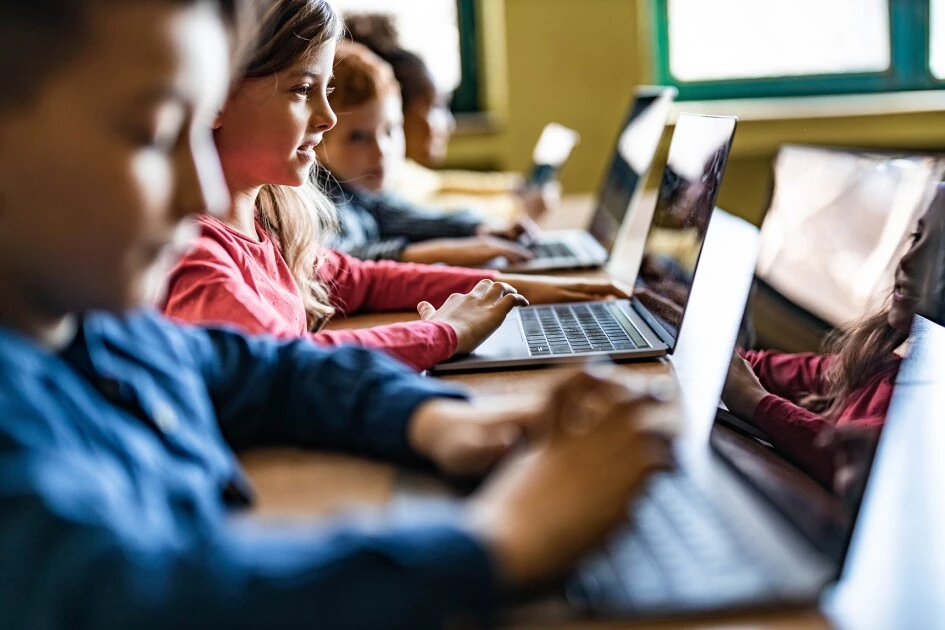 UN warns against 'excessive' tech use in classrooms