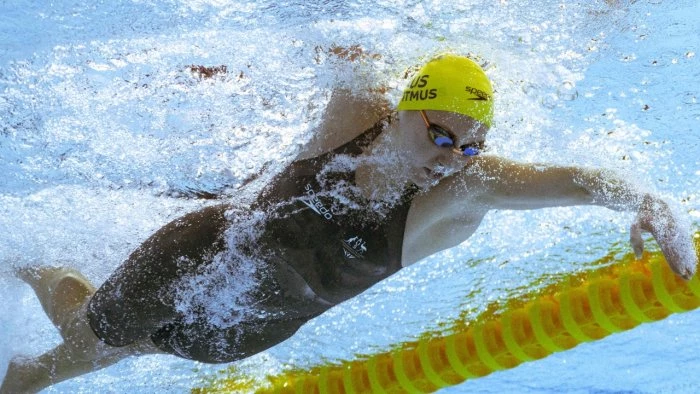 Australia break women's 4x200m freestyle relay world record