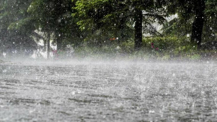 Heavy rainfall lashes several regions, more showers expected