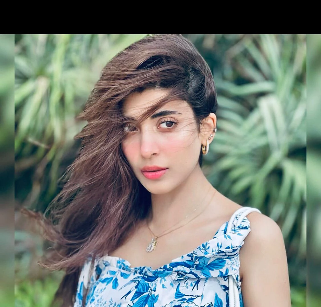 Fans advise Urwa Hocane to stop dwelling on misery all the time