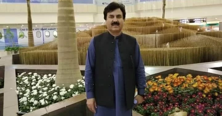 Former KPK minister Shaukat Yousafzai reaches Jeddah