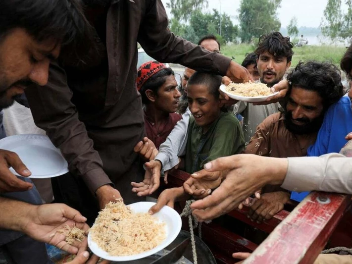 Flood affectees provided food, clean drinking water in Arifwala  