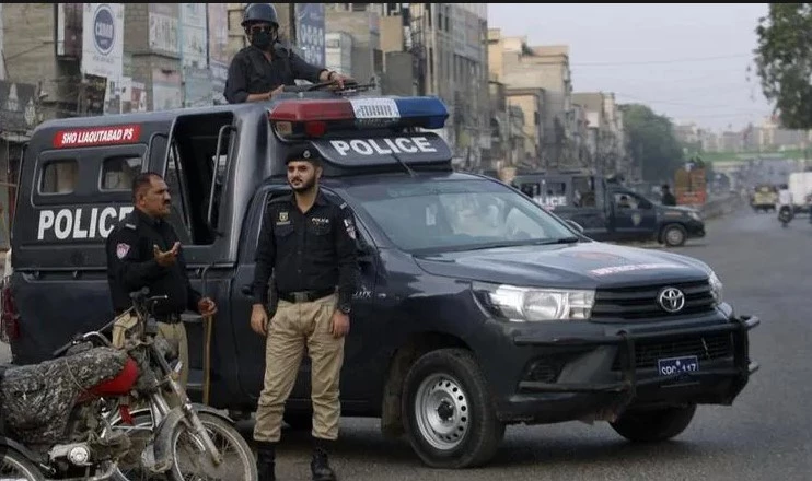 Four Karachi cops booked for illegally detaining, torturing woman