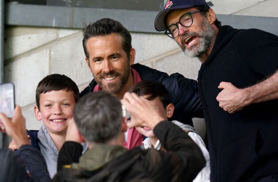 Hollywood stars watch Wrexham lose on Football League return