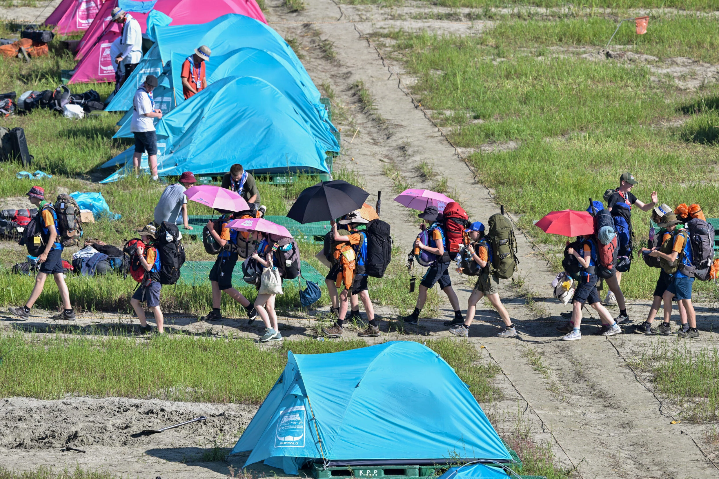 Heatwave, overflowing toilets at S. Korea's 'cursed' scout jamboree