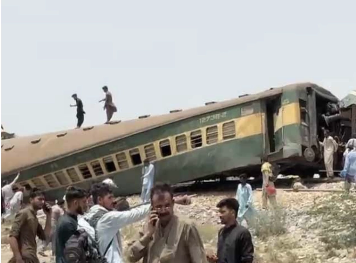 Khawaja Saad Rafique explains reason for Hazara train tragedy