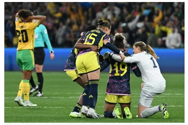 Rampant France set up Australia clash, Colombia also into quarters