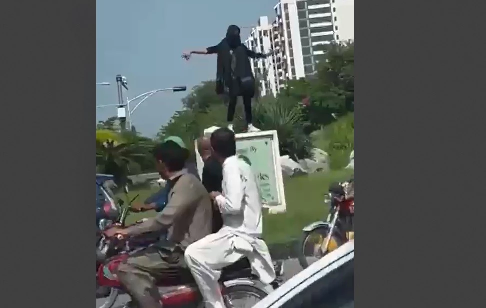 Islamabad police so far fail to trace girl dancing on capital’s road