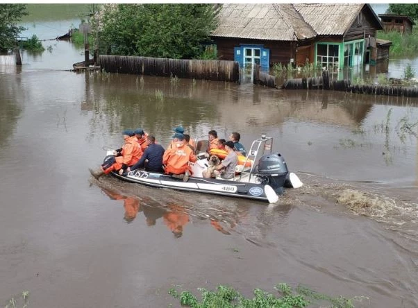 Russia evacuates 2,000 in Far East over floods