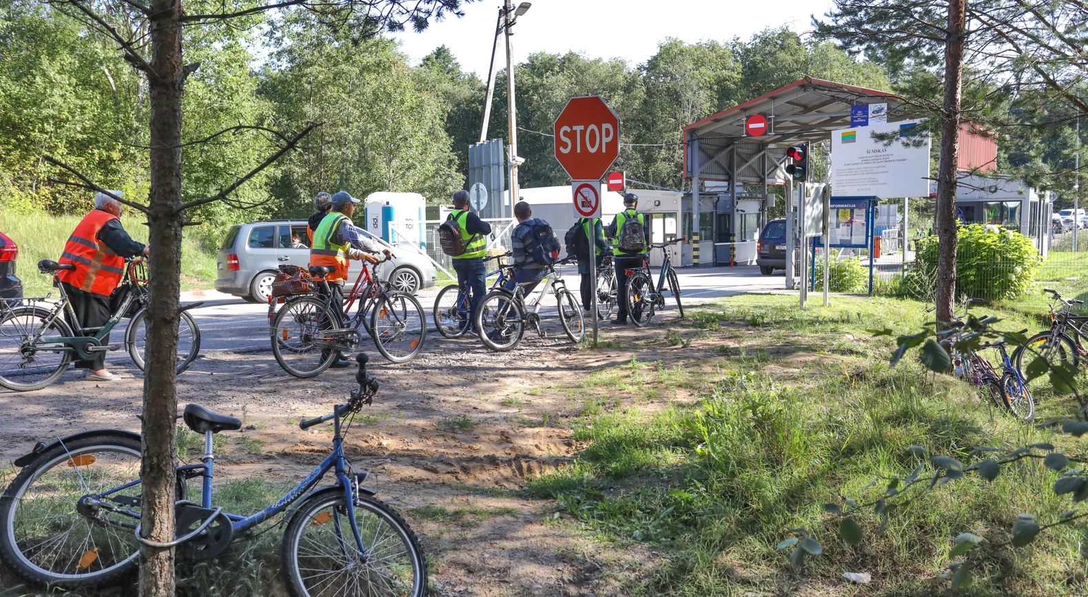 Travellers frustrated as Lithuania tightens border with Belarus