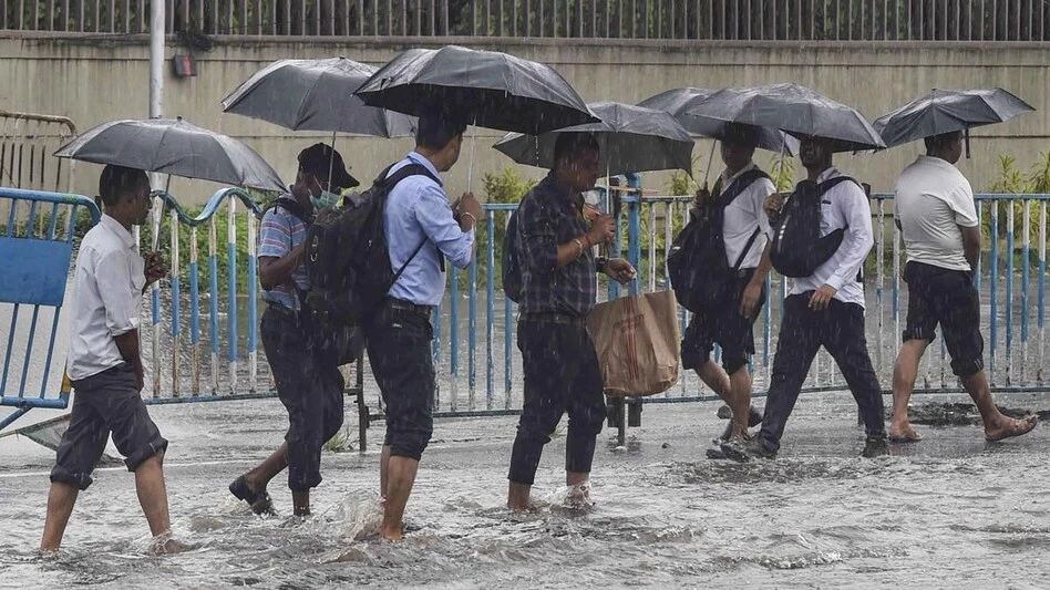 Heavy thundershowers predicted in different cities of KP, Punjab on Monday