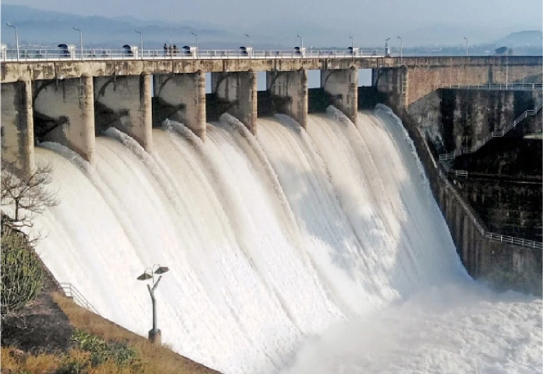 Alert issues for flood in River Korang as Rawal Dam spillways opened