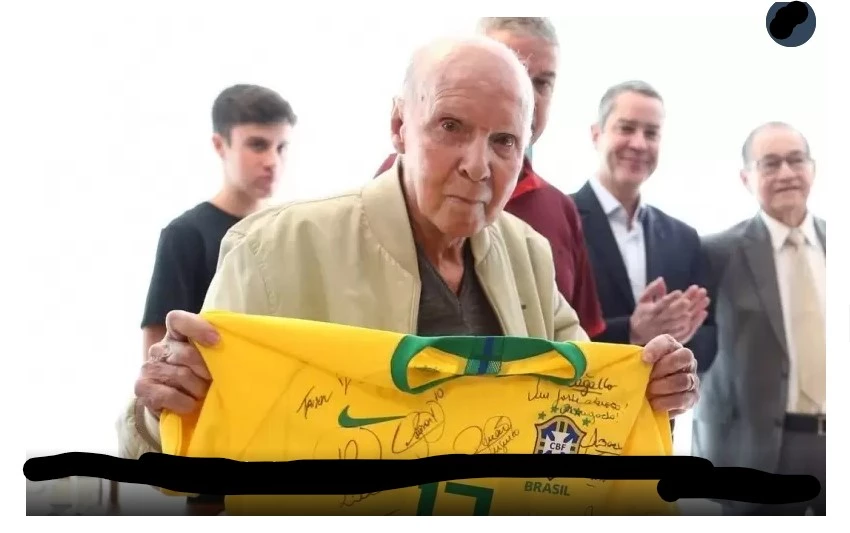 Brazil football great Zagallo hospitalized