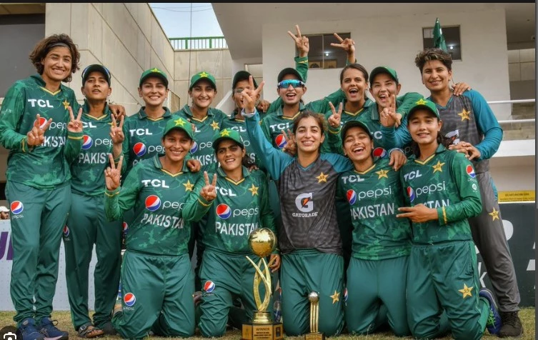 PCB announces first-ever domestic contracts for women cricketers