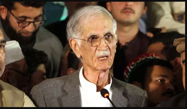 Pervez Khattak claims PTI chief intended to lead revolution against army