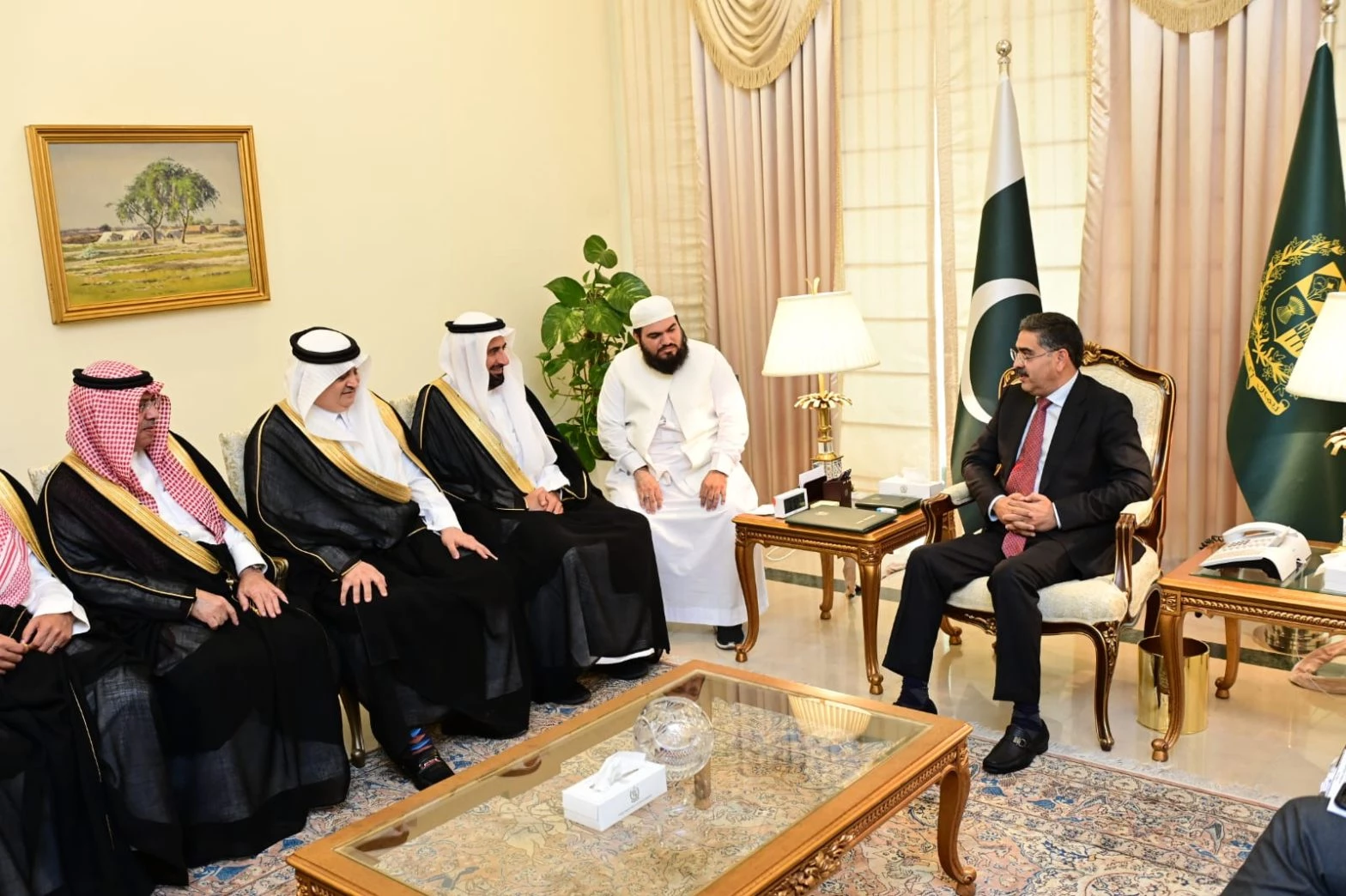 Caretaker PM thanks KSA leadership for facilitating Pakistani pilgrims