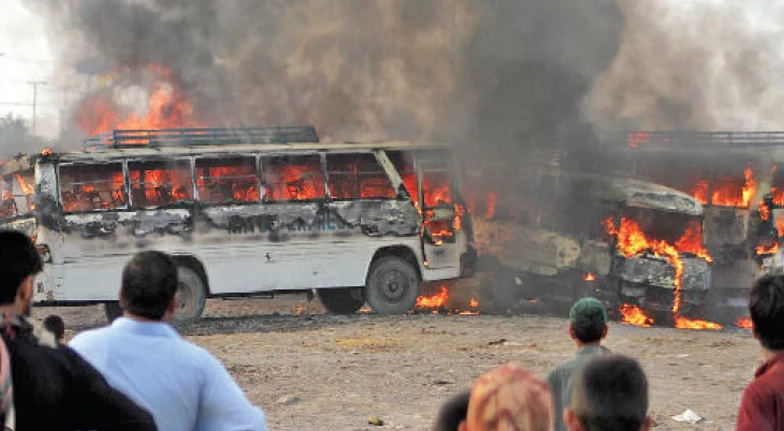 Fire reduces six buses to ashes in Islamabad