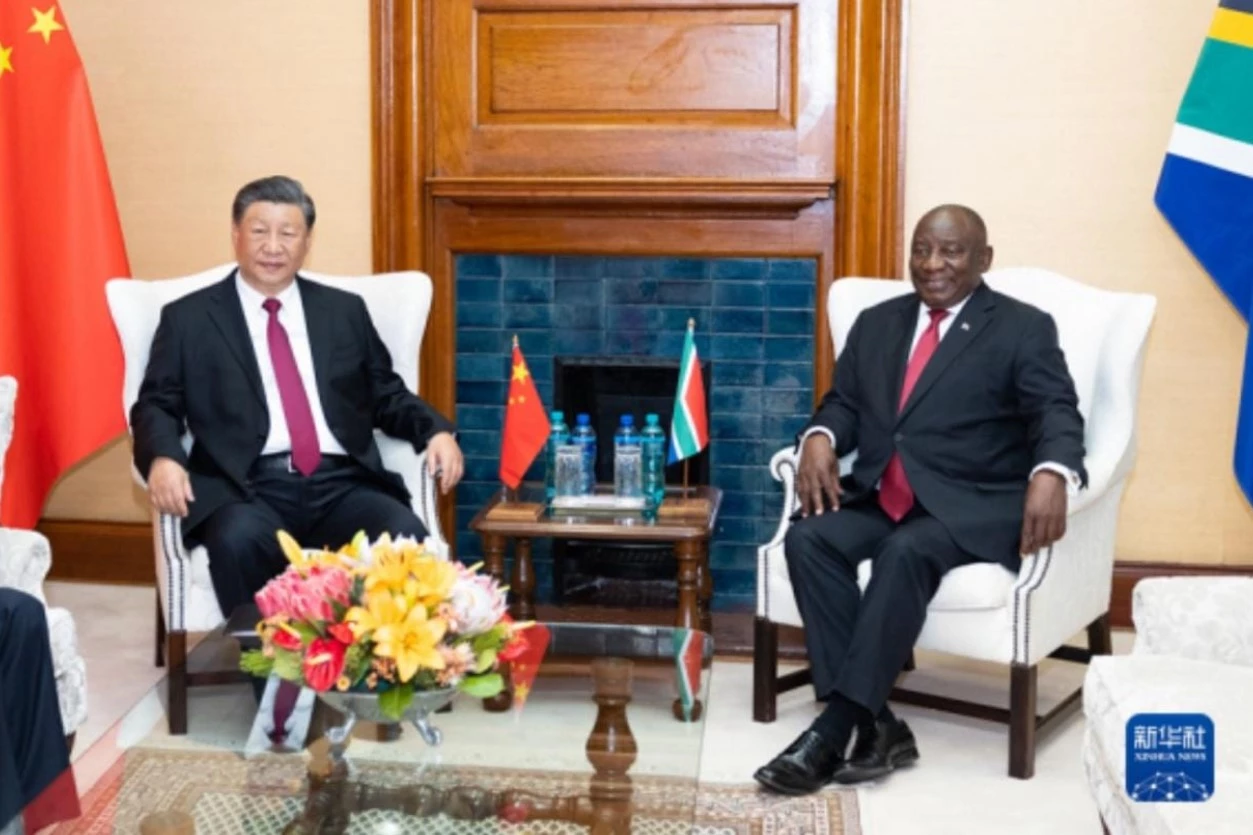 President Xi Jinping holds talks with South African president