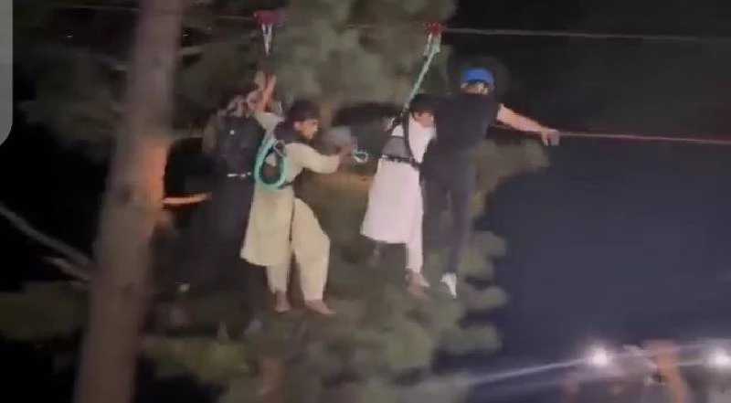 Battgram chairlift rescue: Caretaker PM distributes appreciation certificates among SSG commandos, locals