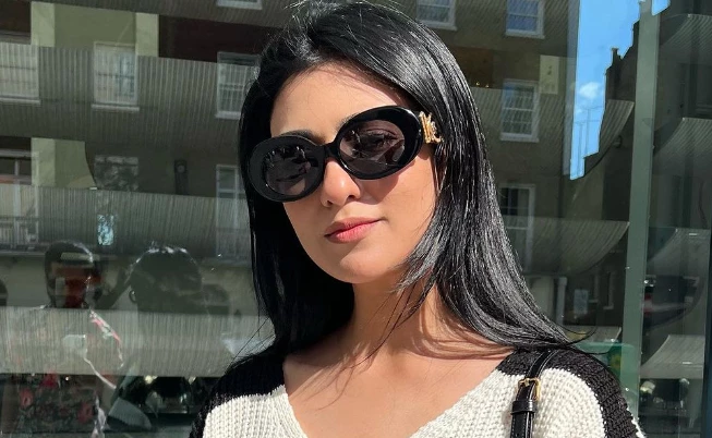 From catwalk to cakewalk: Sarah Khan touring London