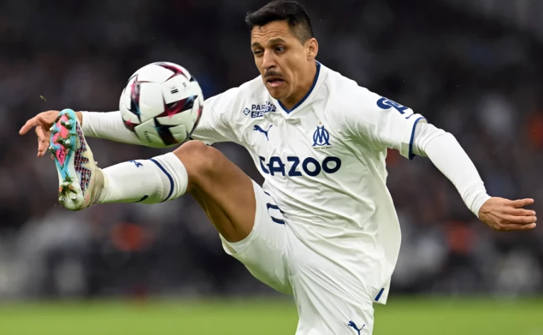 Free agent Sanchez returns to Inter Milan