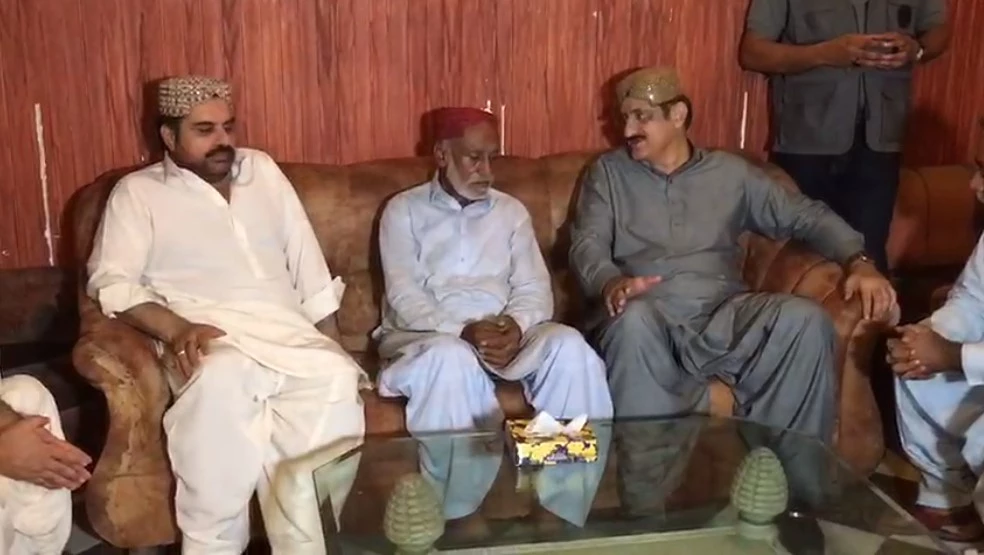 Ex CM Sindh visits murdered journalists Jan Muhammad Mehr to express condolence