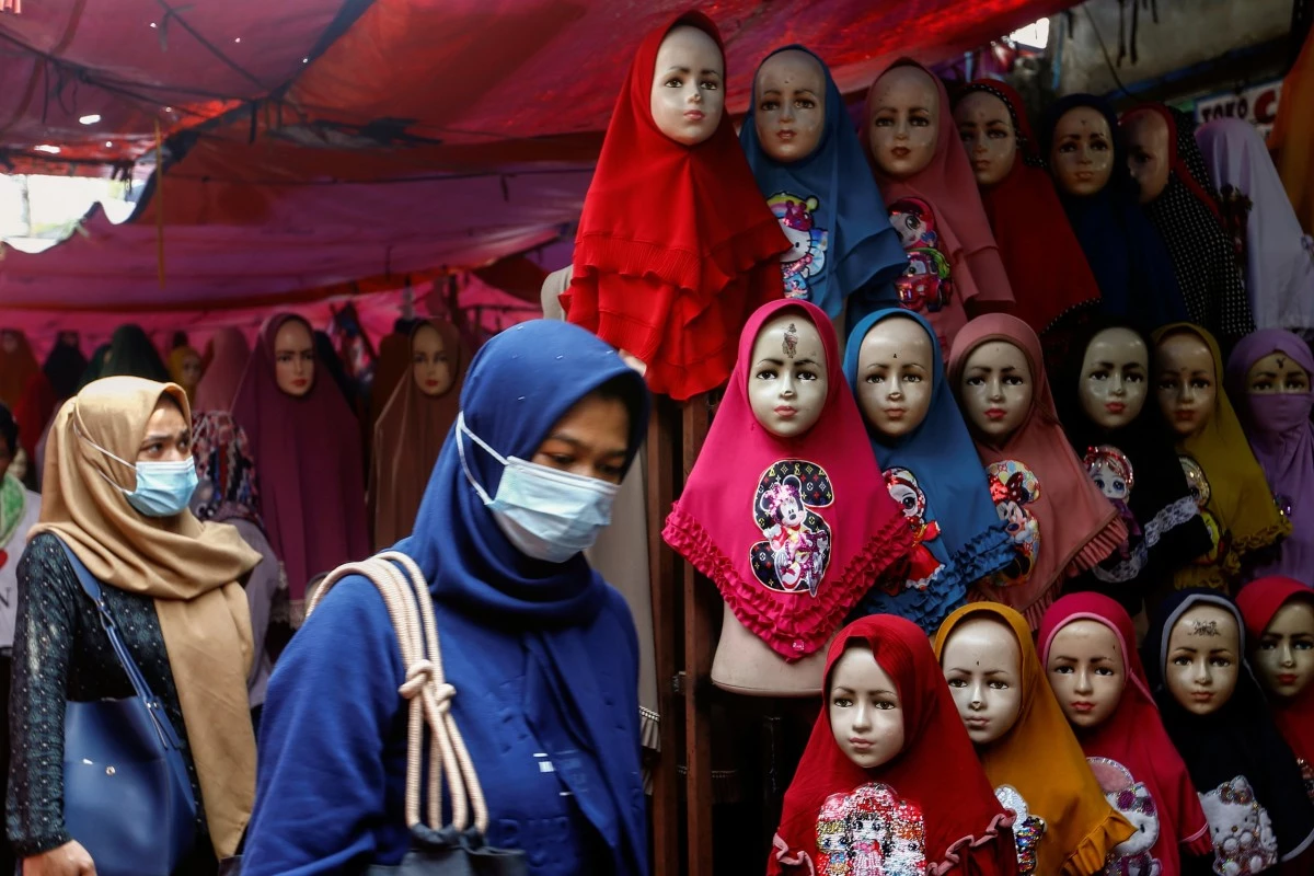 Indonesian school shaves 14 girls' hair over teacher's hijab complaint