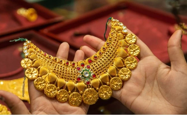 Pakistan witnesses significant drop in gold prices