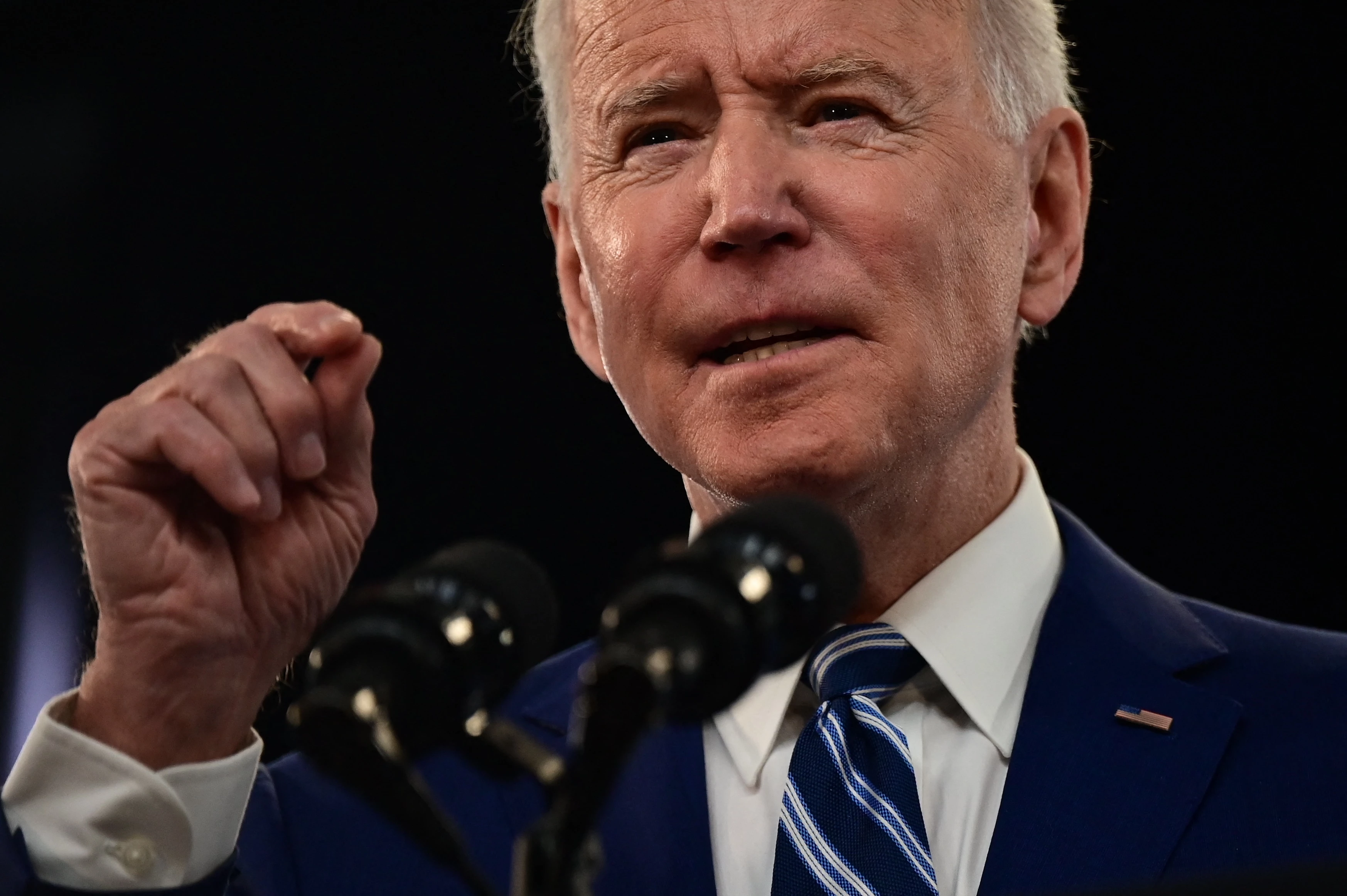 Biden fires new salvo in war on prescription drug costs