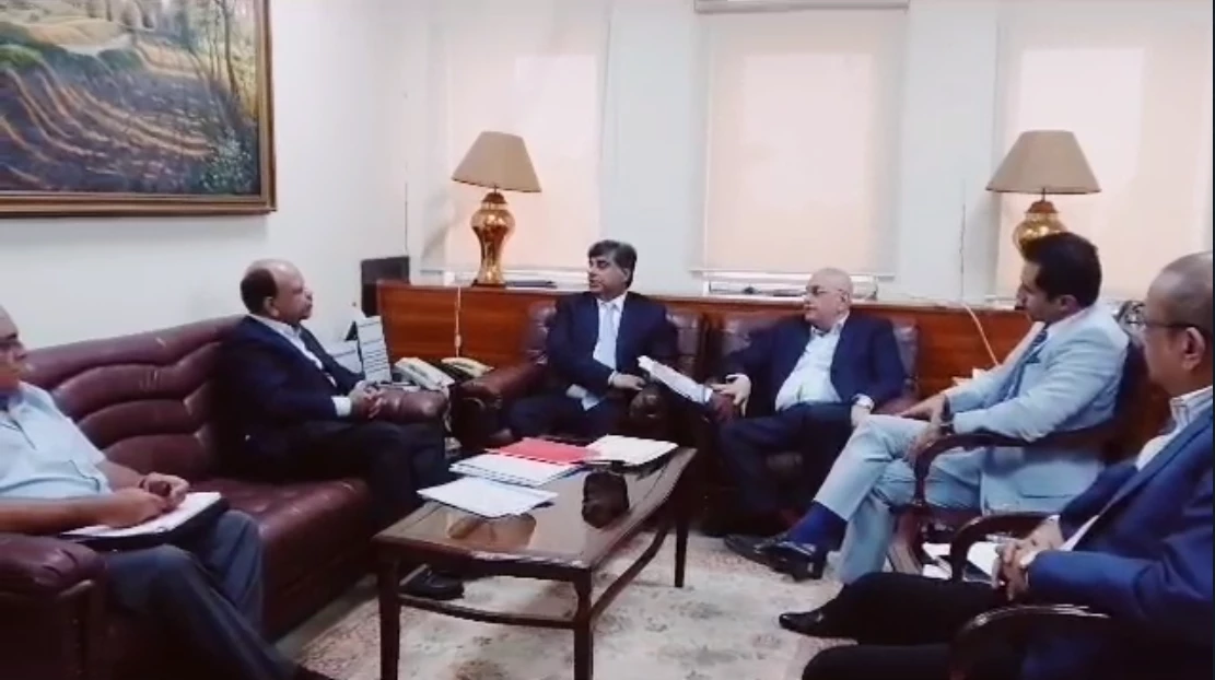 Dr Gohar Ejaz wants textile industries restored within a month