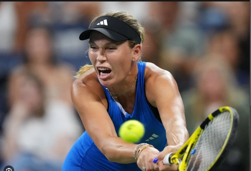 Wozniacki stuns Kvitova to reach US Open third round