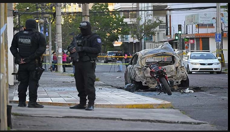 Car bombs rock Ecuador capital as prisoners seize 57 guards, police