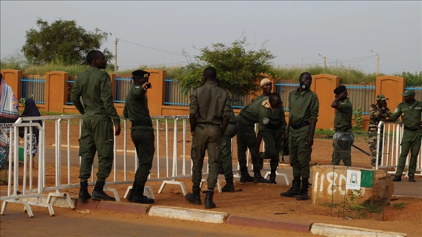 Niger military regime orders expulsion of French envoy