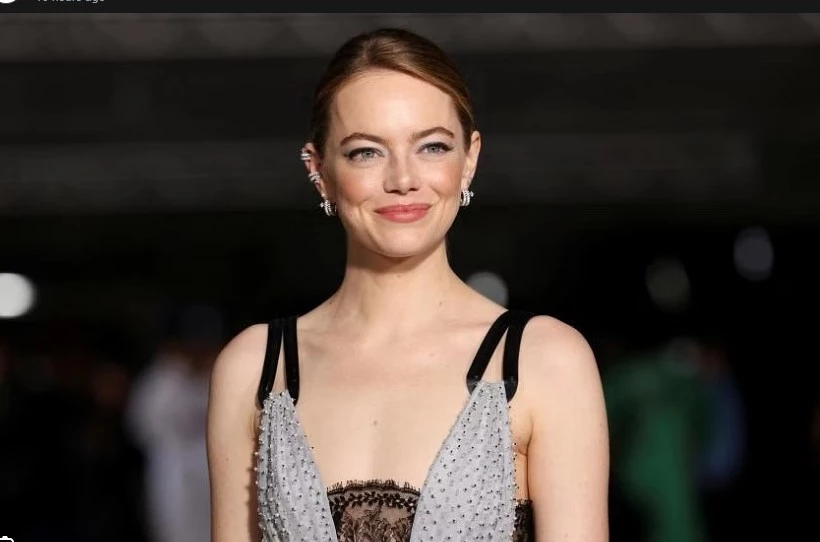 Emma Stone wows Venice as sex-mad reanimated corpse