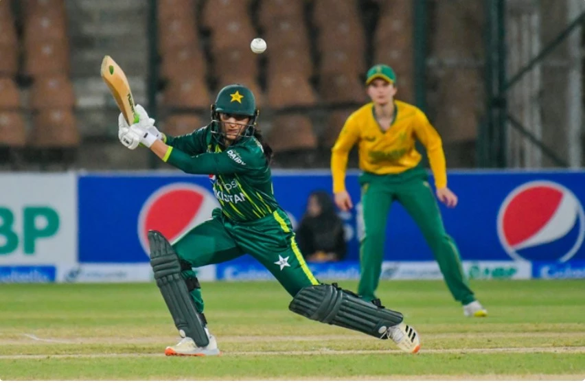 Pakistan women's team beat South Africa in T20I thriller