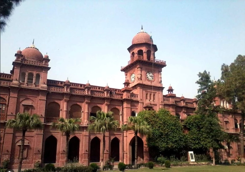 Punjab University fails to pay salaries of staff and pensions