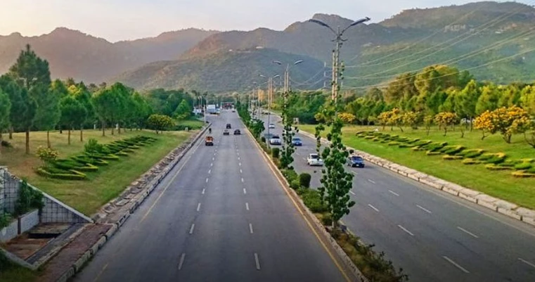 Heavy, goods-laden vehicles banned from travelling on Margalla Road