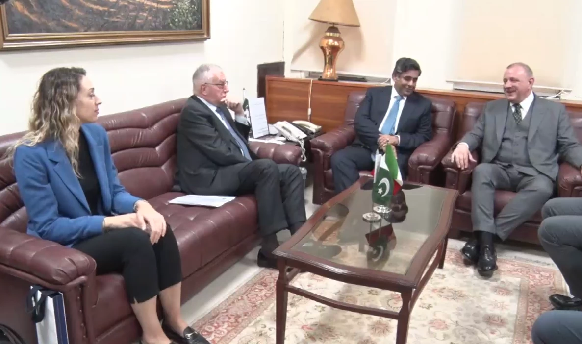 Italian Ambassador calls on Caretaker Federal Minister of Commerce Dr Gohar Ijaz