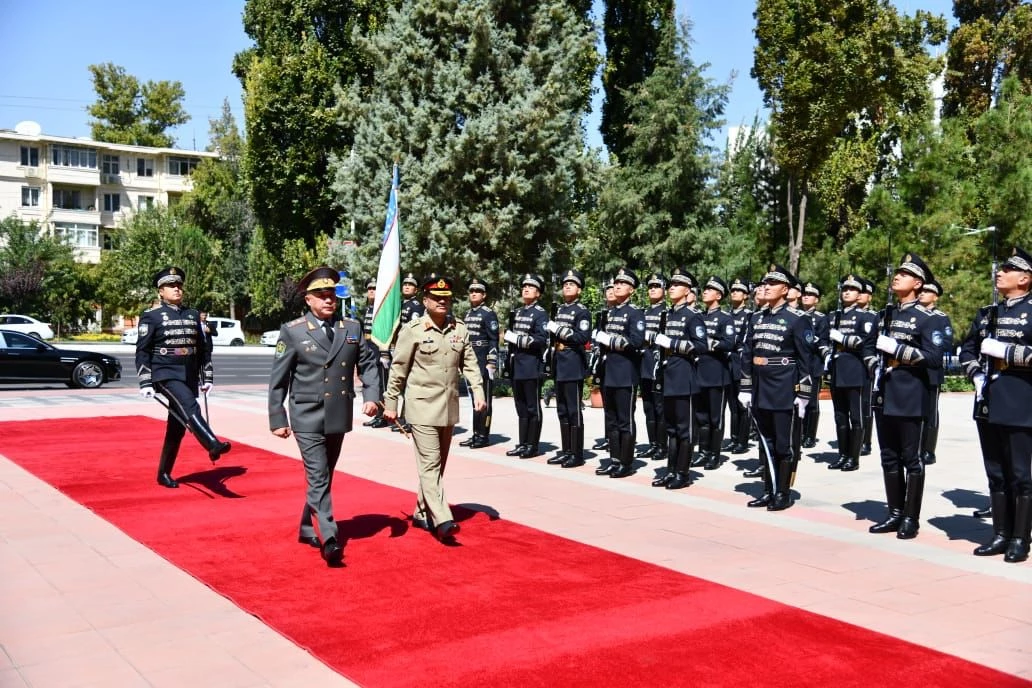 COAS discusses mutual training cooperation, intelligence sharing during Uzbekistan visist