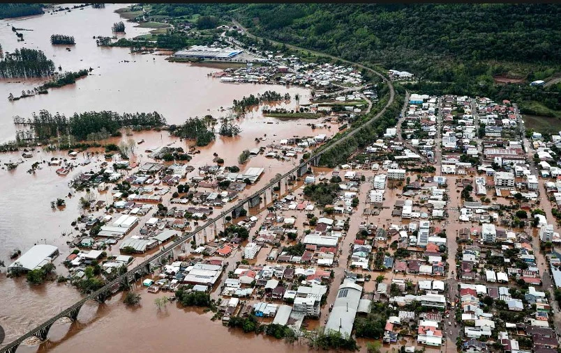 Cyclone leaves 21 dead in southern Brazil